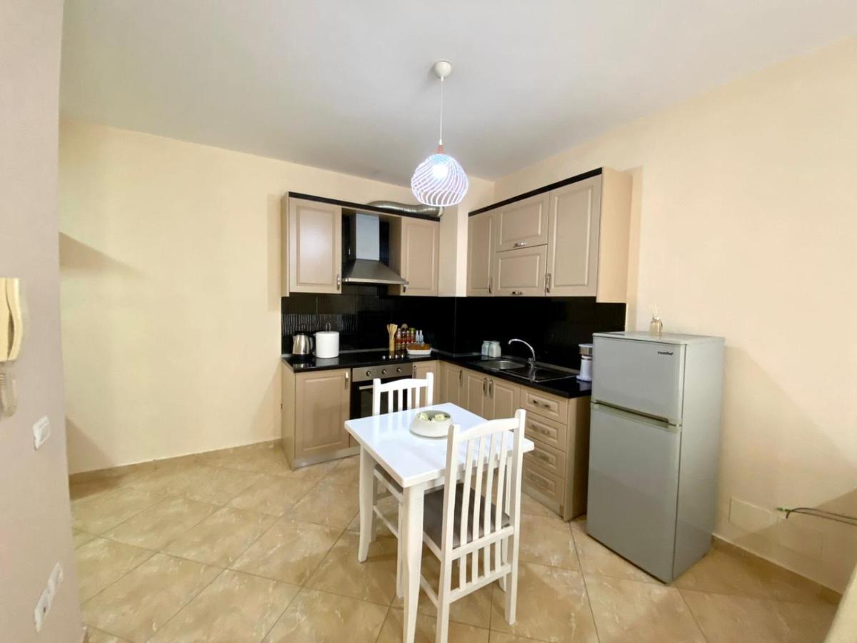 Chlo Apartment 2 Tiranë Luaran gambar